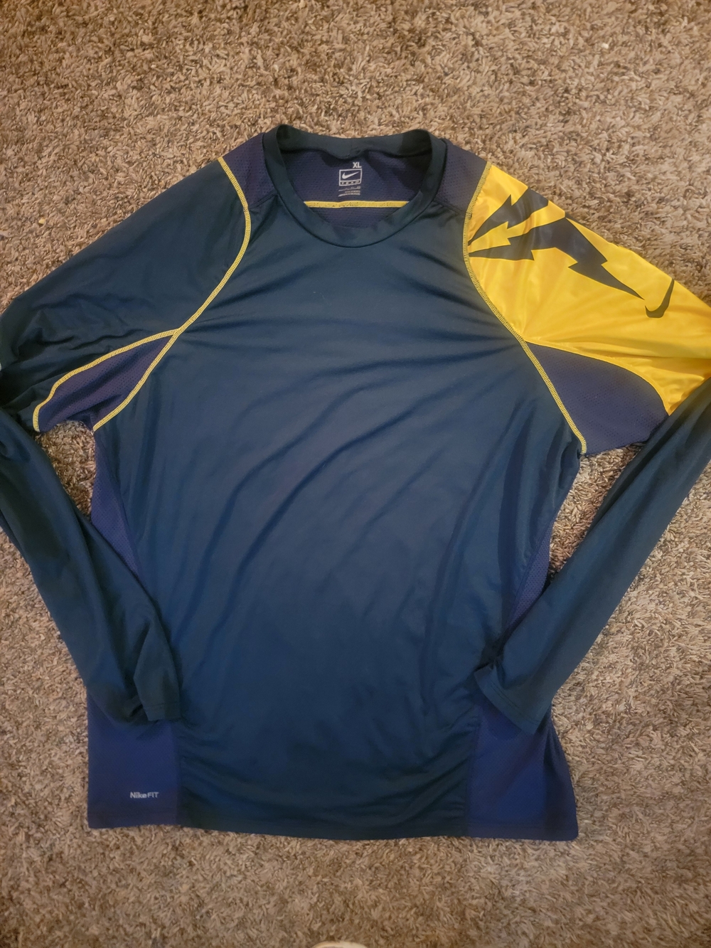 Nike Men's Kobe Bryant Athletic Shirt Size XL Navy Blue Gold Michigan